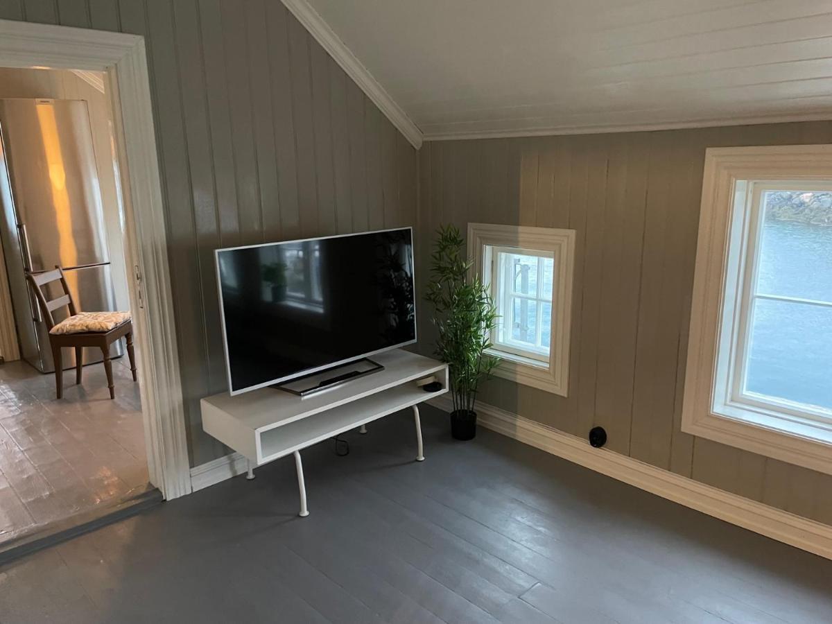 2. Etg I Dampskipsbrygga, Lodingen Havn Luaran gambar